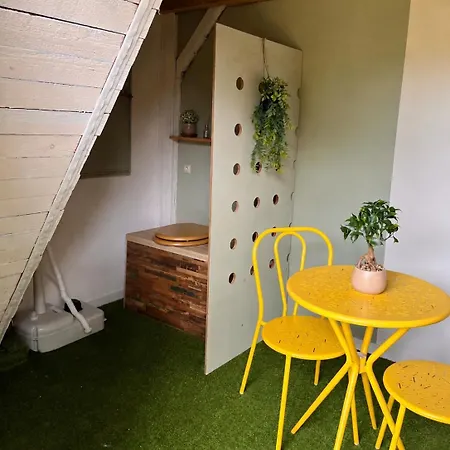 Tente de luxe Perchée à 4,50m Le Nid De La Petite Grange *